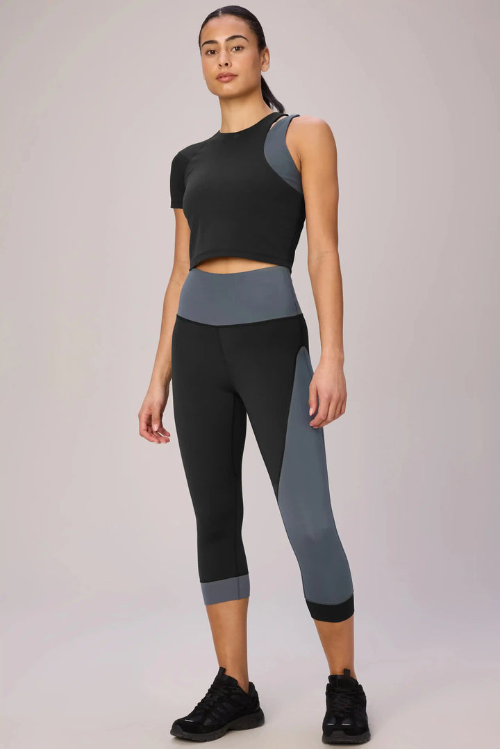 Signae Cropped Cut Out Performance Tee