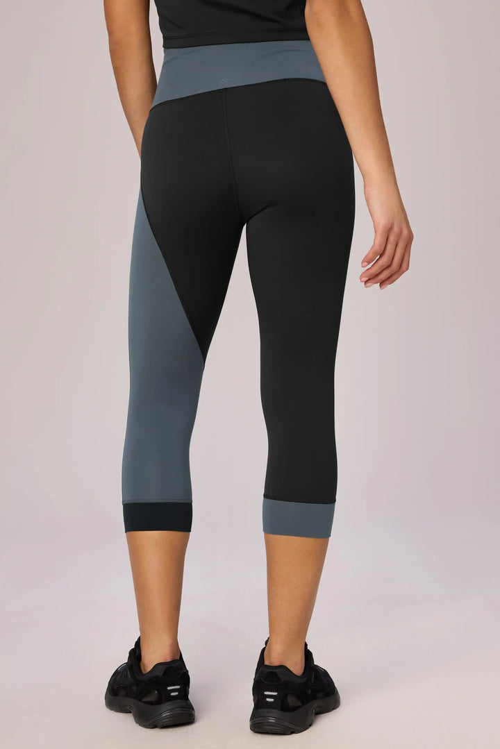 Signae Colour Blocked Cropped Legging