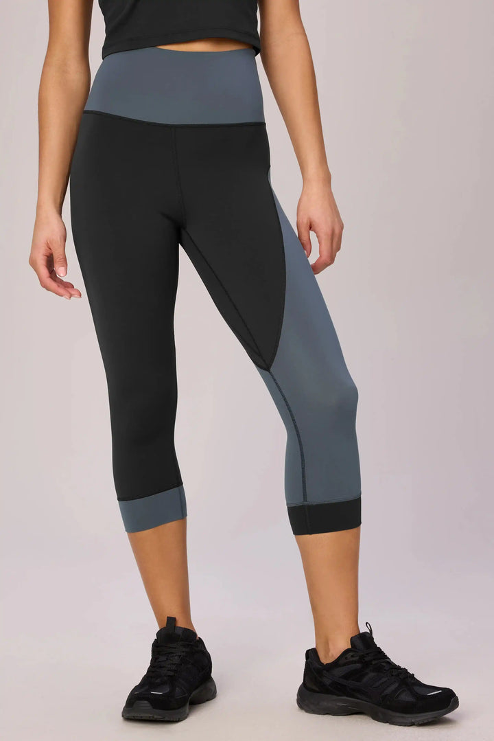 Signae Colour Blocked Cropped Legging