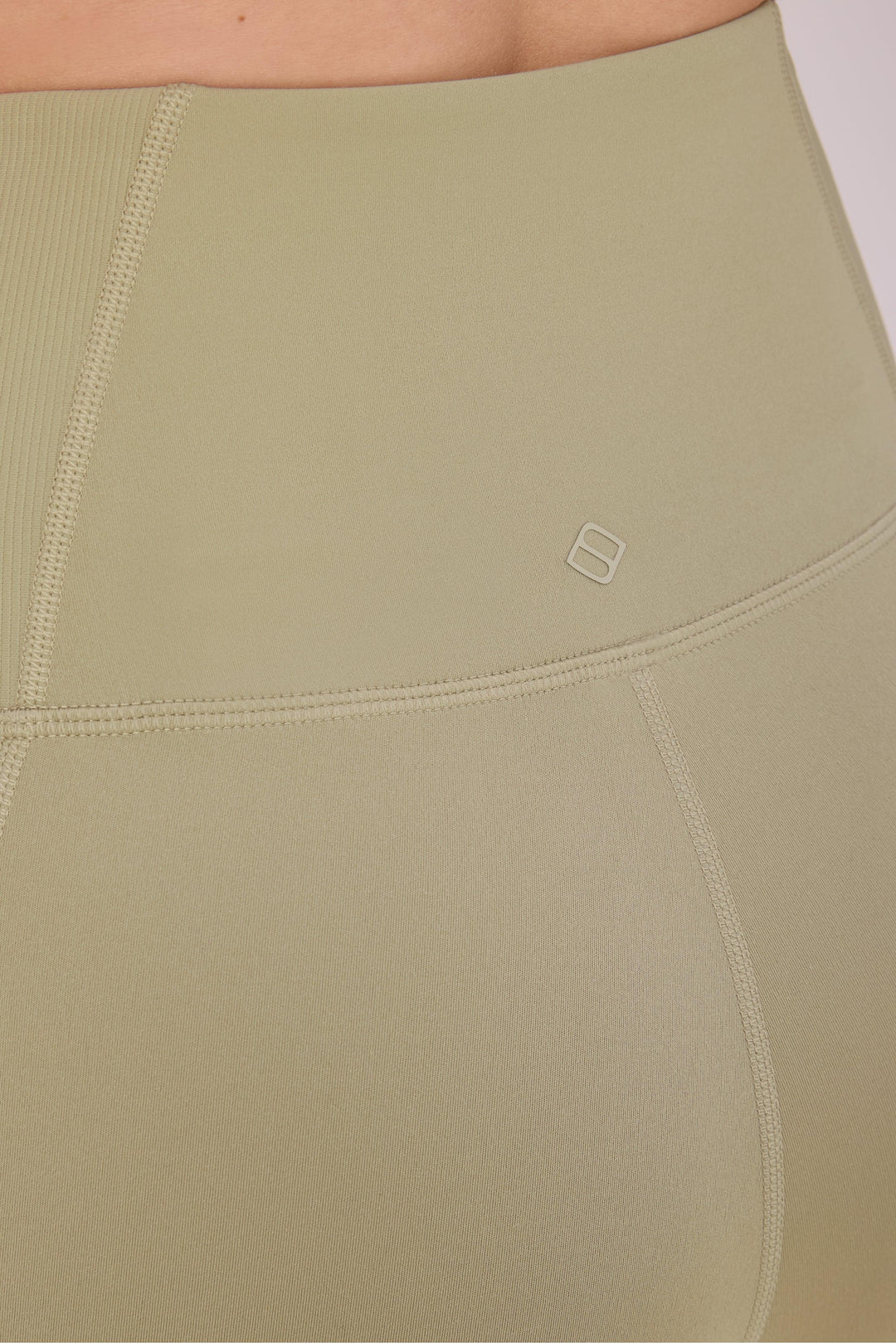Henri Compression Capri With Rib