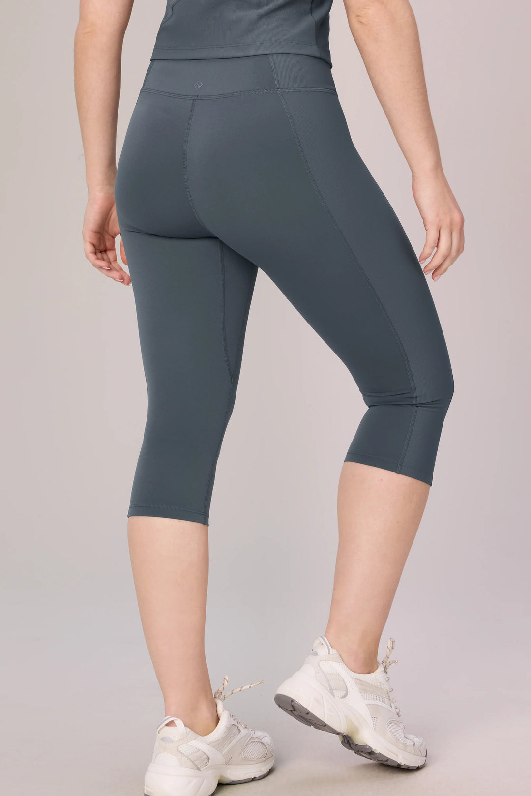 Henri Compression Capri With Rib