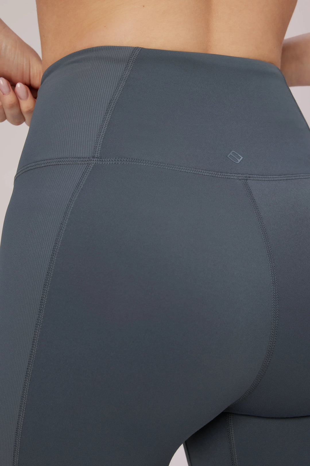 Henri Compression Capri With Rib